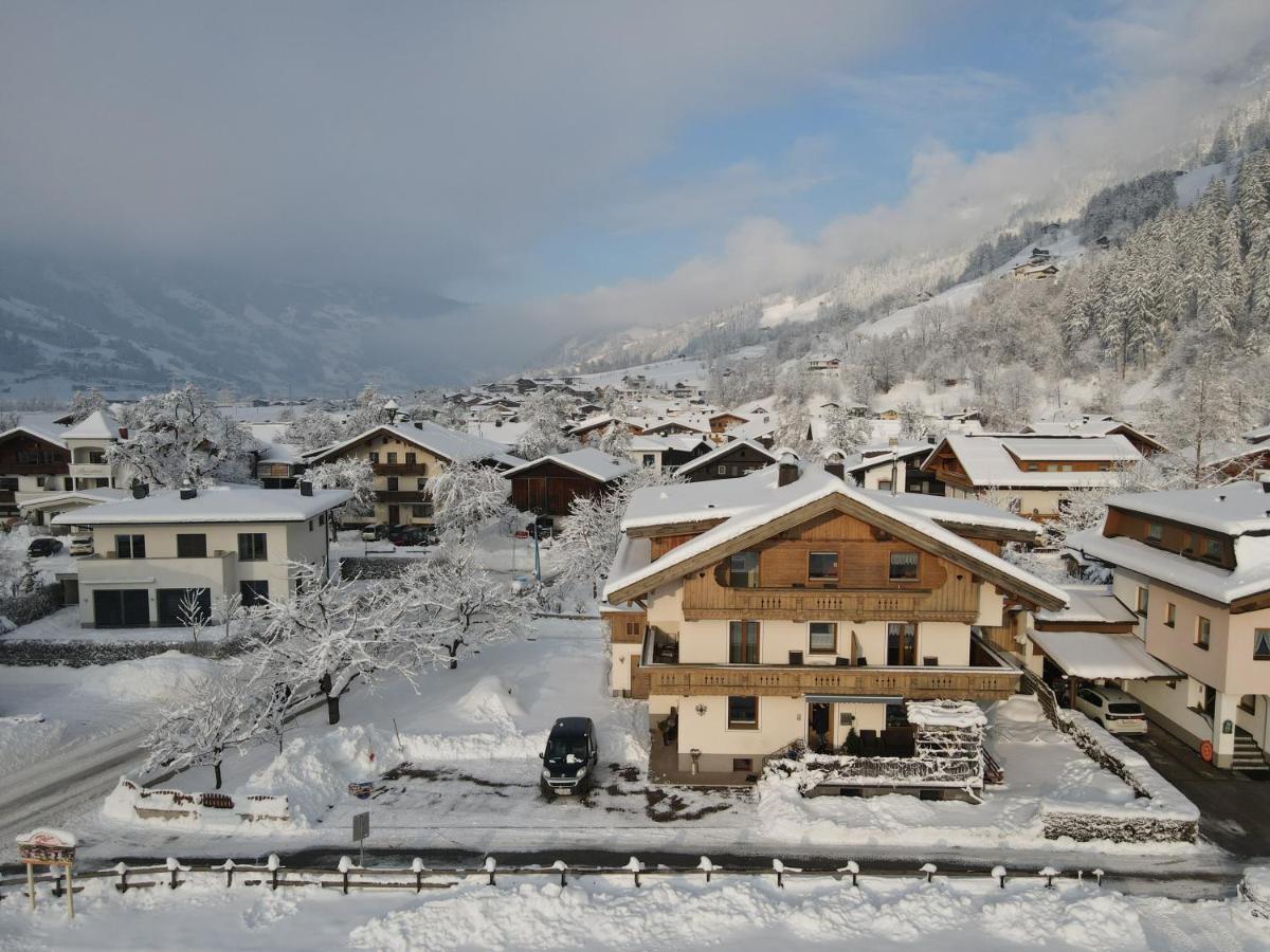 Ferienwohnungen Egger Mayrhofen Esterno foto