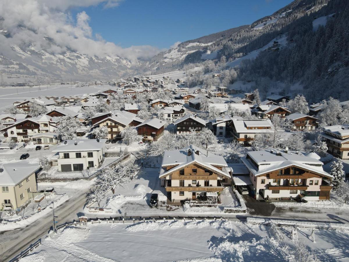 Ferienwohnungen Egger Mayrhofen Esterno foto