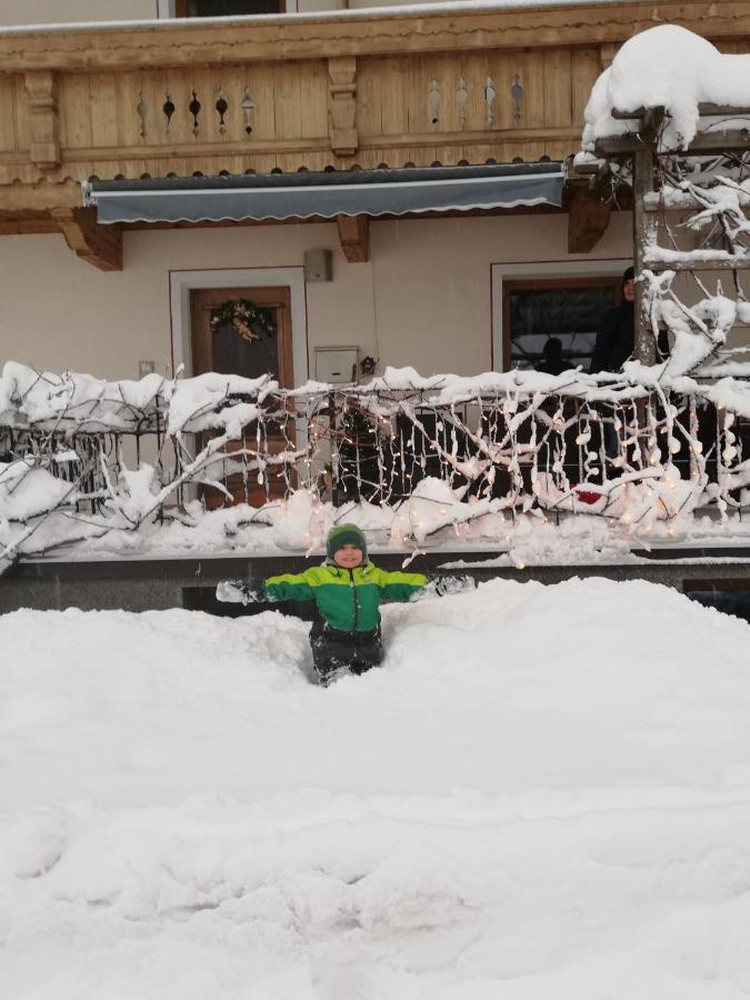 Ferienwohnungen Egger Mayrhofen Esterno foto